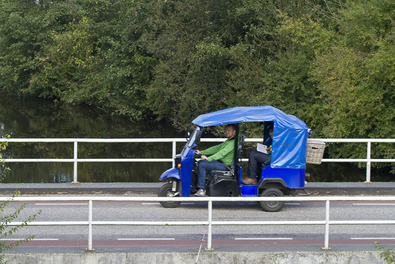 Tuktuks on the road  ~ tijdens Eurobirdwatch ~   foto Wim Wijering